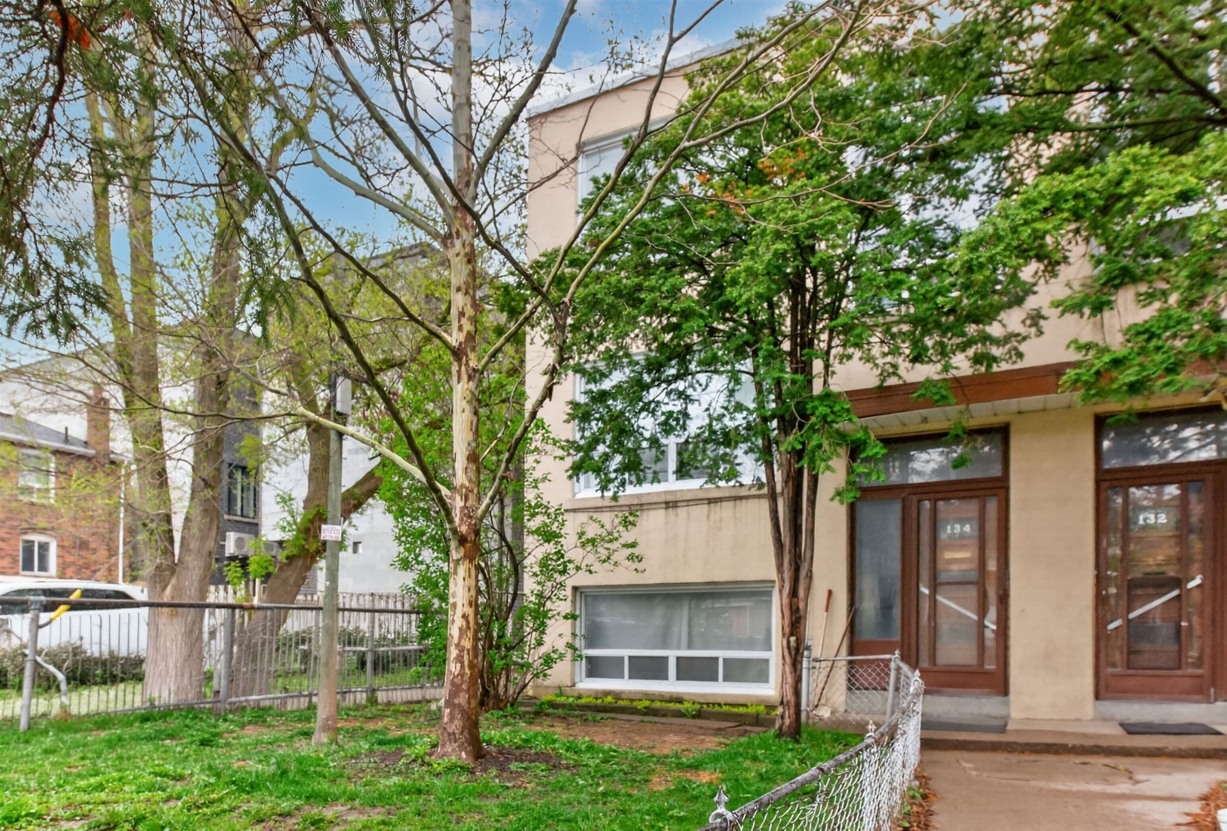 134 Trowell Ave Building